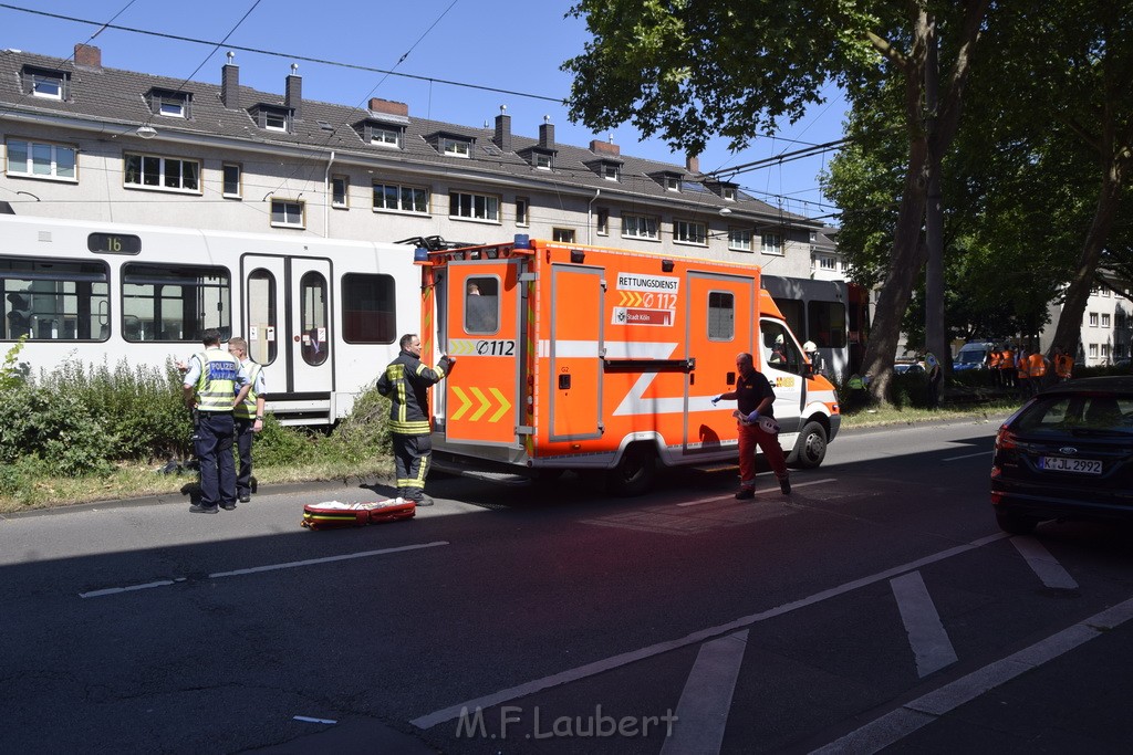 VU Roller KVB Bahn Koeln Luxemburgerstr Neuenhoefer Allee P011.JPG - Miklos Laubert